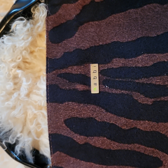 Animal Print Tote - Picture 7 of 8
